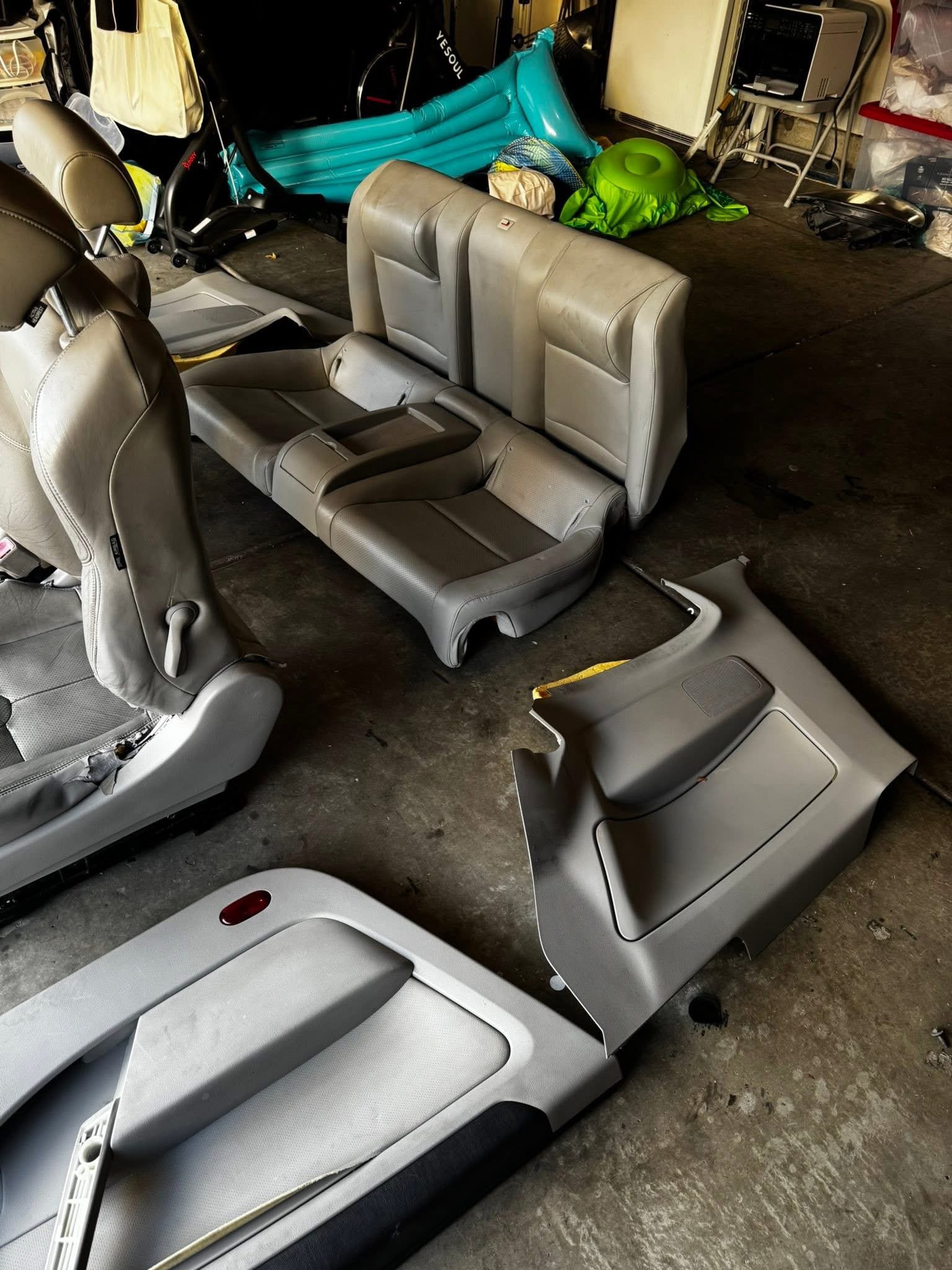 Selling full grey leather interior with panels for a 2005 G35 coupe. - Image 6