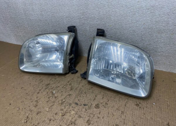 2000 - 2004 Toyota Tundra Left+Right Side Halogen Headlights Oem W8348 DW